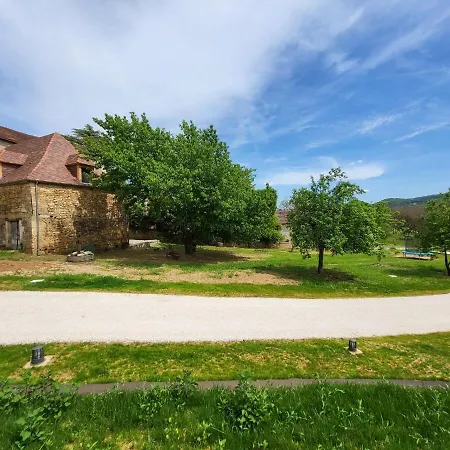 Les Maisons De Jeanne 펜션 *